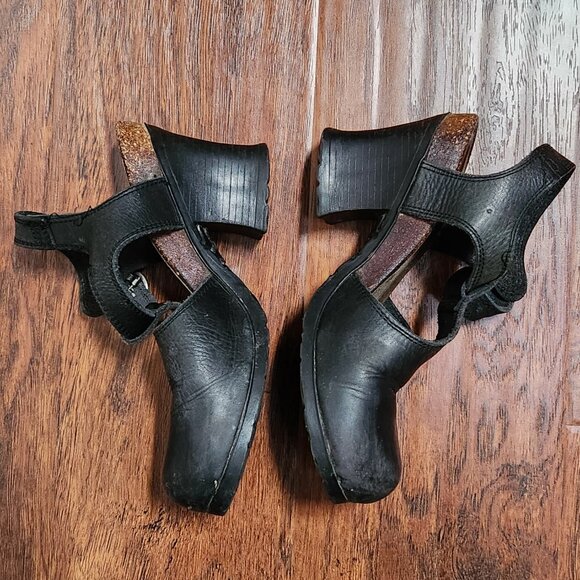 Leather clogs with rubber soles - Picture 2 of 5